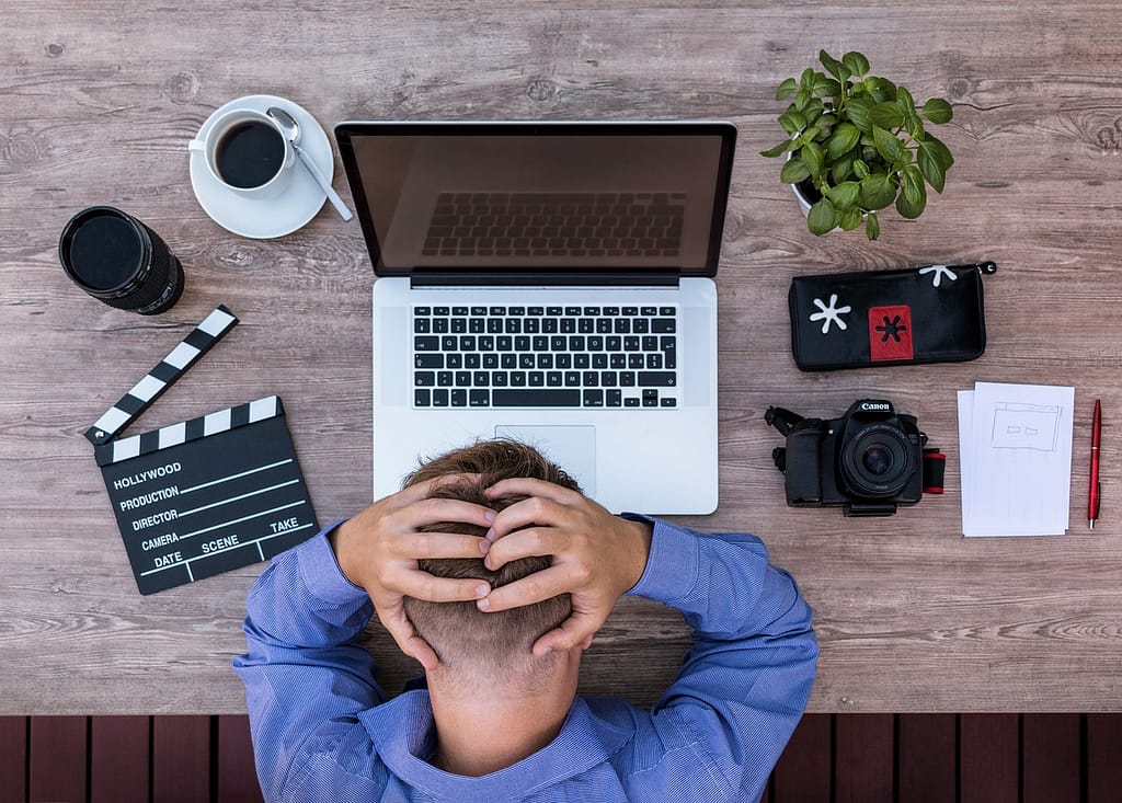 screen-related eye pain and headaches in remote workers